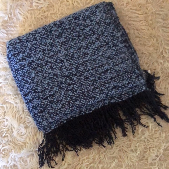 Collection eighteen | Acrylic scarf shawl wrap - Picture 8 of 9